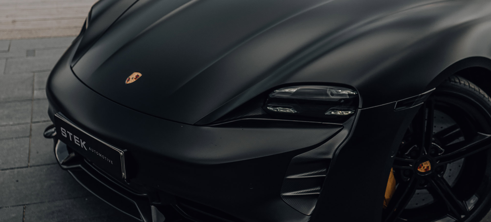 Dyno Black Matte Banner